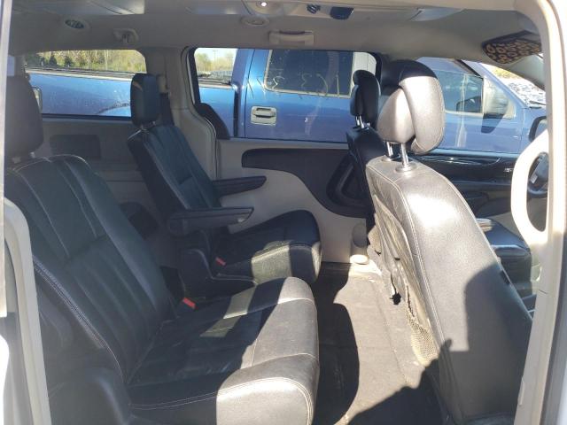 Photo 6 from auction – 2016 CHRYSLER TOWN & COU with VIN 2C4RC1BGXGR291833