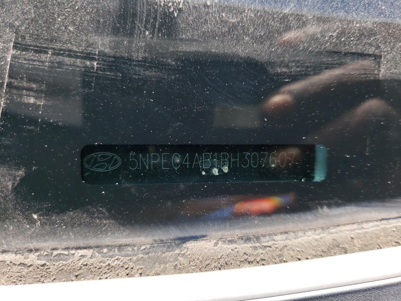 Photo 10 from auction – 2011 HYUNDAI SONATA SE with VIN 5NPEC4AB1BH307607