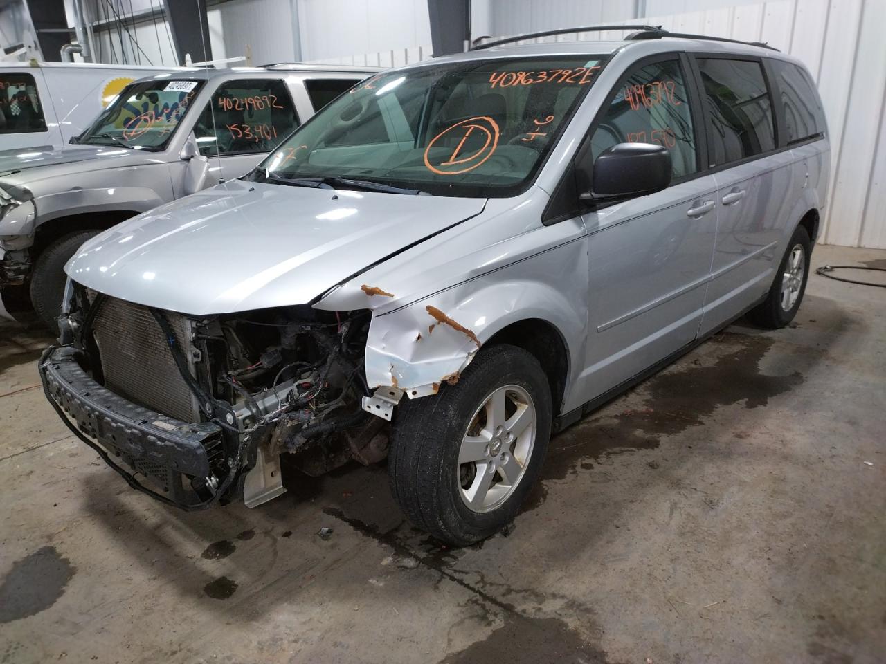 Photo 2 from auction – 2010 DODGE GRAND CARA with VIN 2D4RN3D15AR385787