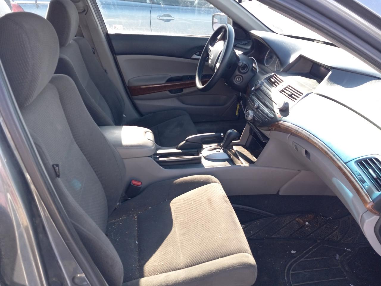 Photo 5 from auction – 2011 HONDA ACCORD EX with VIN 1HGCP2F77BA078587