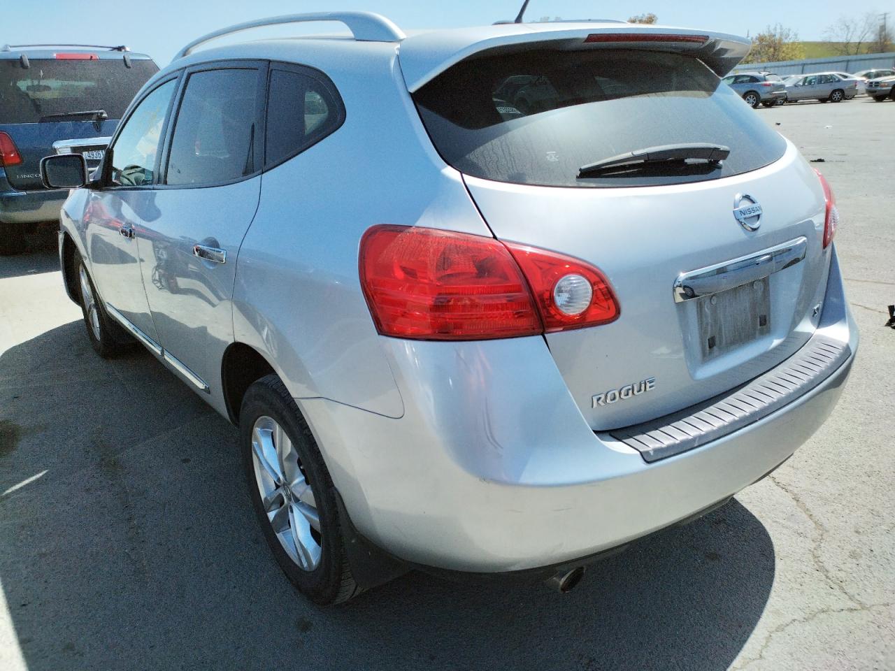 Photo 3 from auction – 2013 NISSAN ROGUE S with VIN JN8AS5MT8DW501628