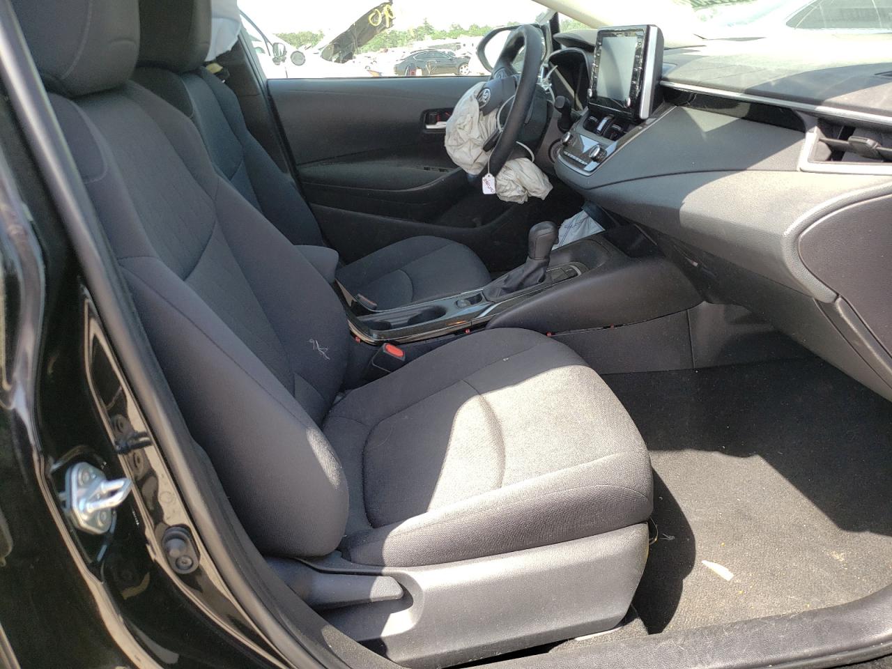 Photo 5 from auction – 2020 TOYOTA COROLLA LE with VIN 5YFEPRAE8LP109882