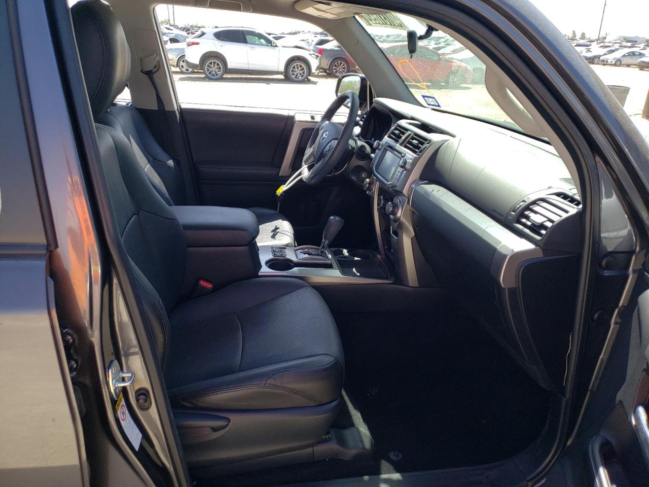 Photo 5 from auction – 2019 TOYOTA 4RUNNER SR with VIN JTEZU5JR1K5210016
