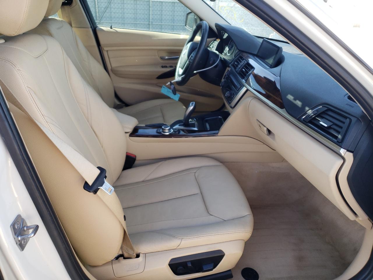 Photo 5 from auction – 2013 BMW UK with VIN WBA3B5C57DF598762