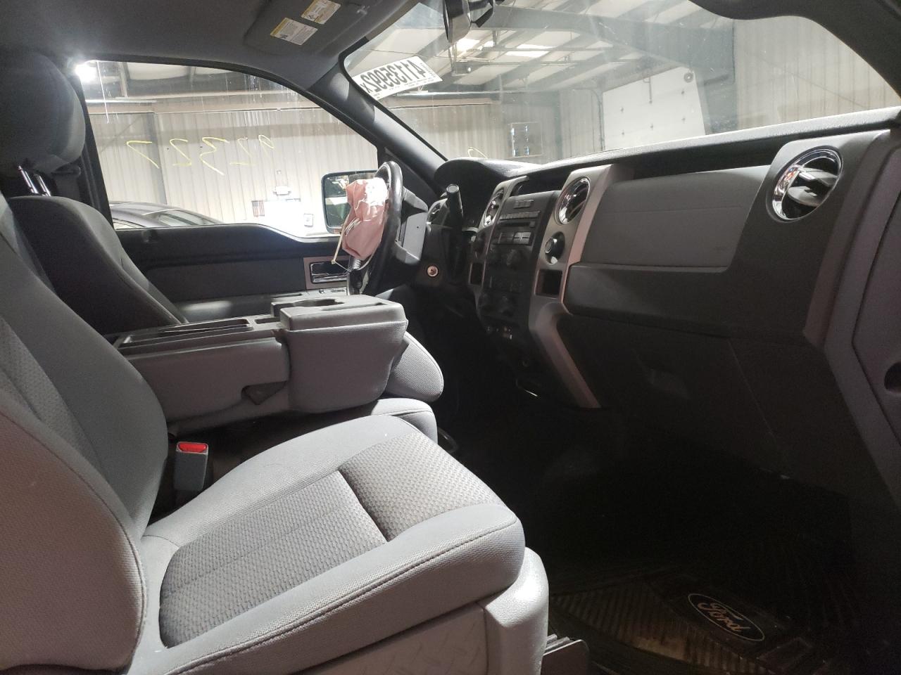 Photo 5 from auction – 2011 FORD F150 SUPER with VIN 1FTFX1EF9BFC46831