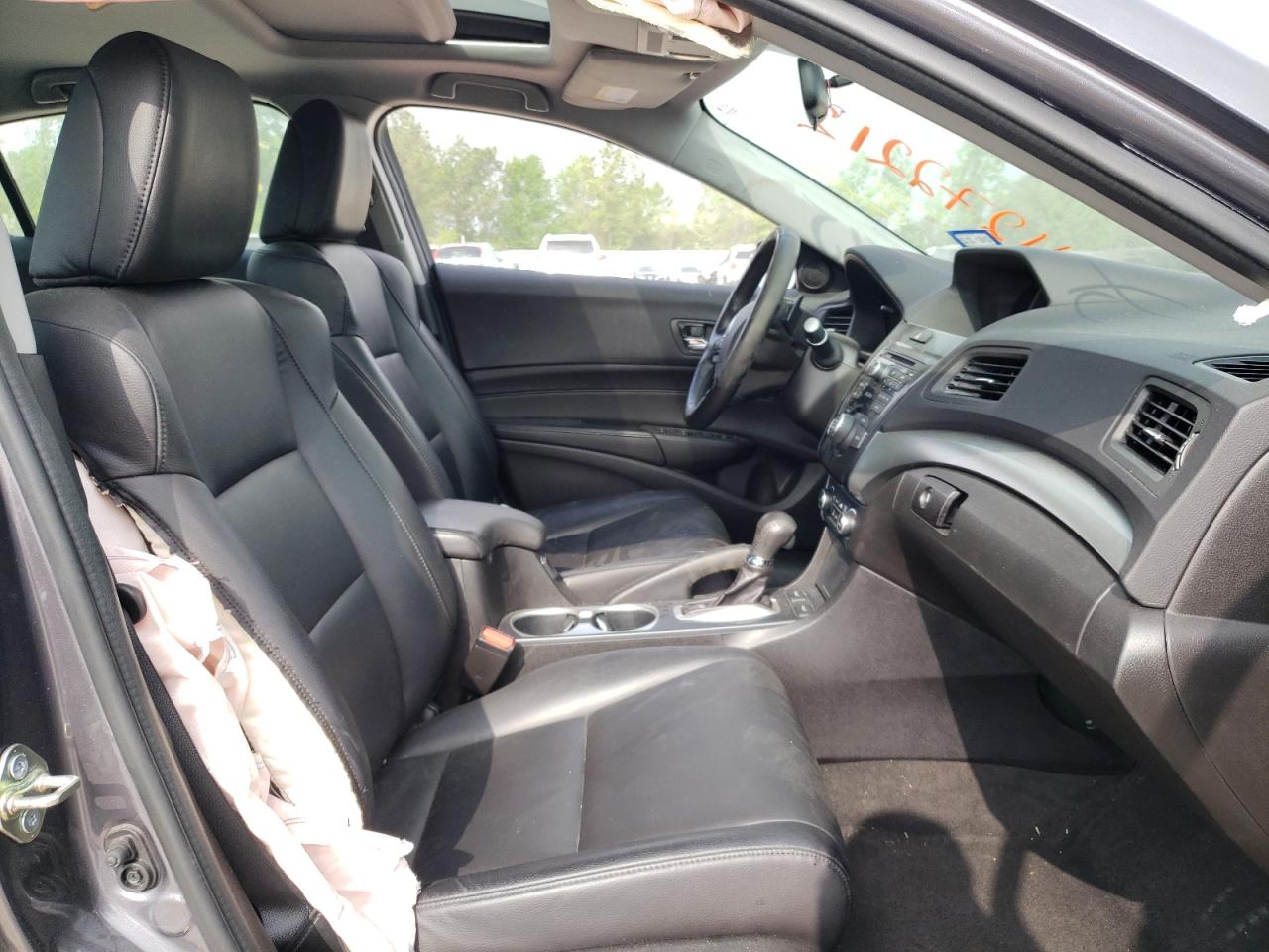 Photo 5 from auction – 2017 ACURA ILX BASE W with VIN 19UDE2F30HA005190