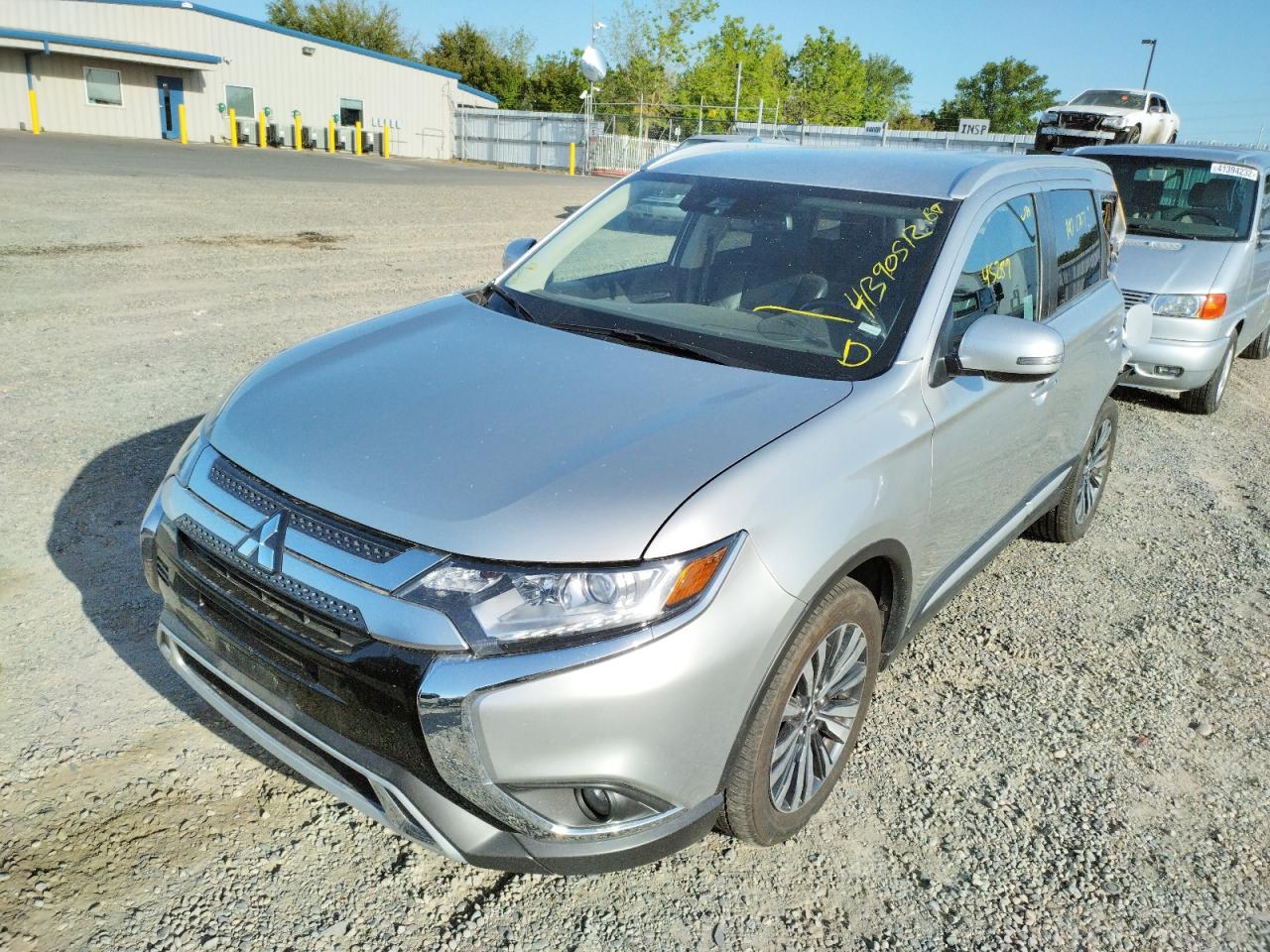 Photo 2 from auction – 2020 MITSUBISHI OUTLANDER with VIN JA4AZ3A36LZ035561