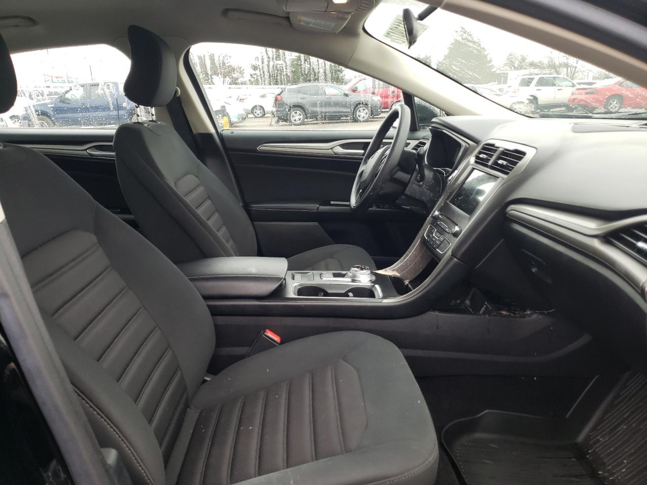 Photo 5 from auction – 2017 FORD FUSION SE with VIN 3FA6P0H77HR172664