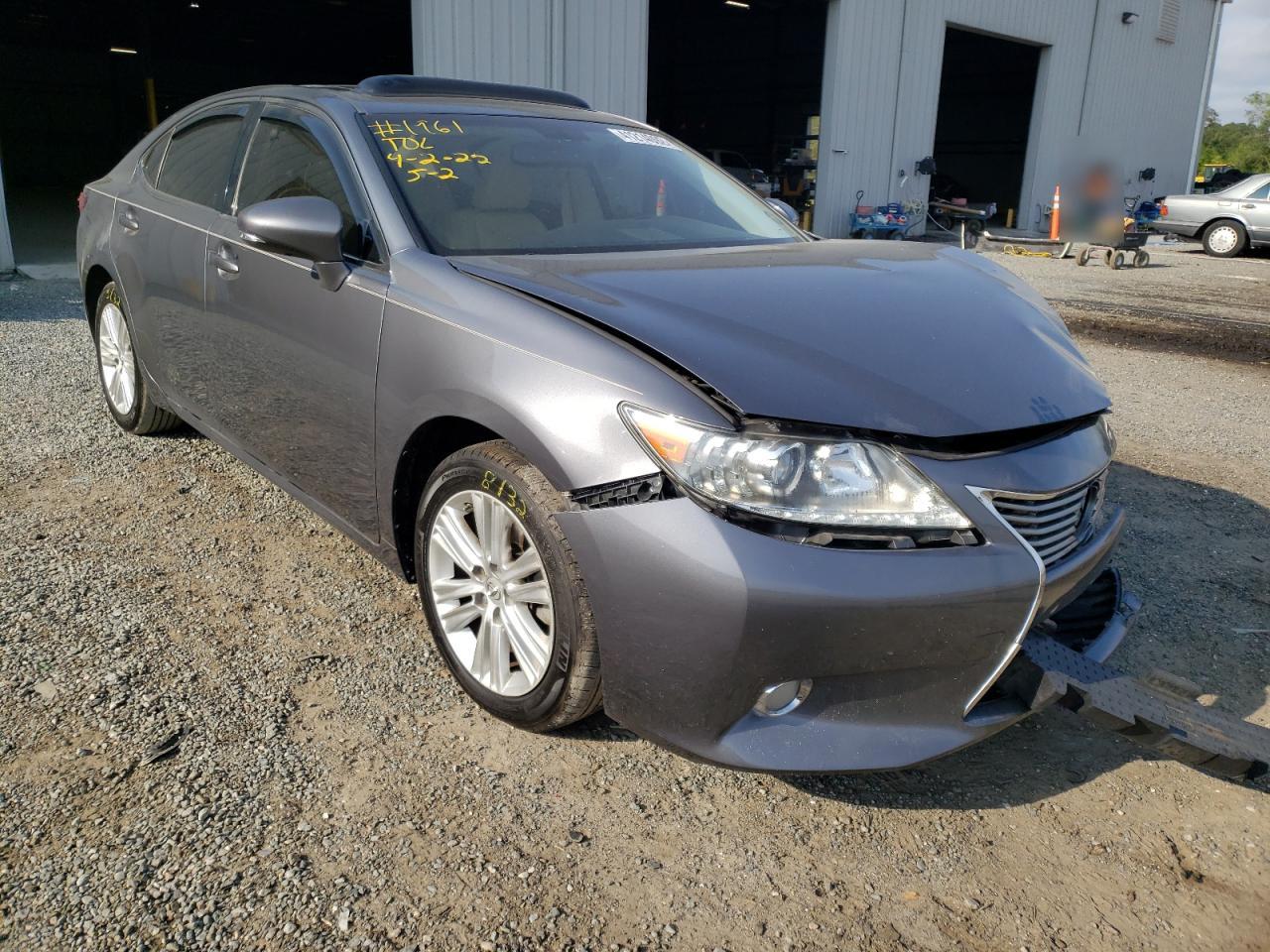 LEXUS ES 350 2013 with VIN JTHBK1GG2D2002952 - Photo from auction