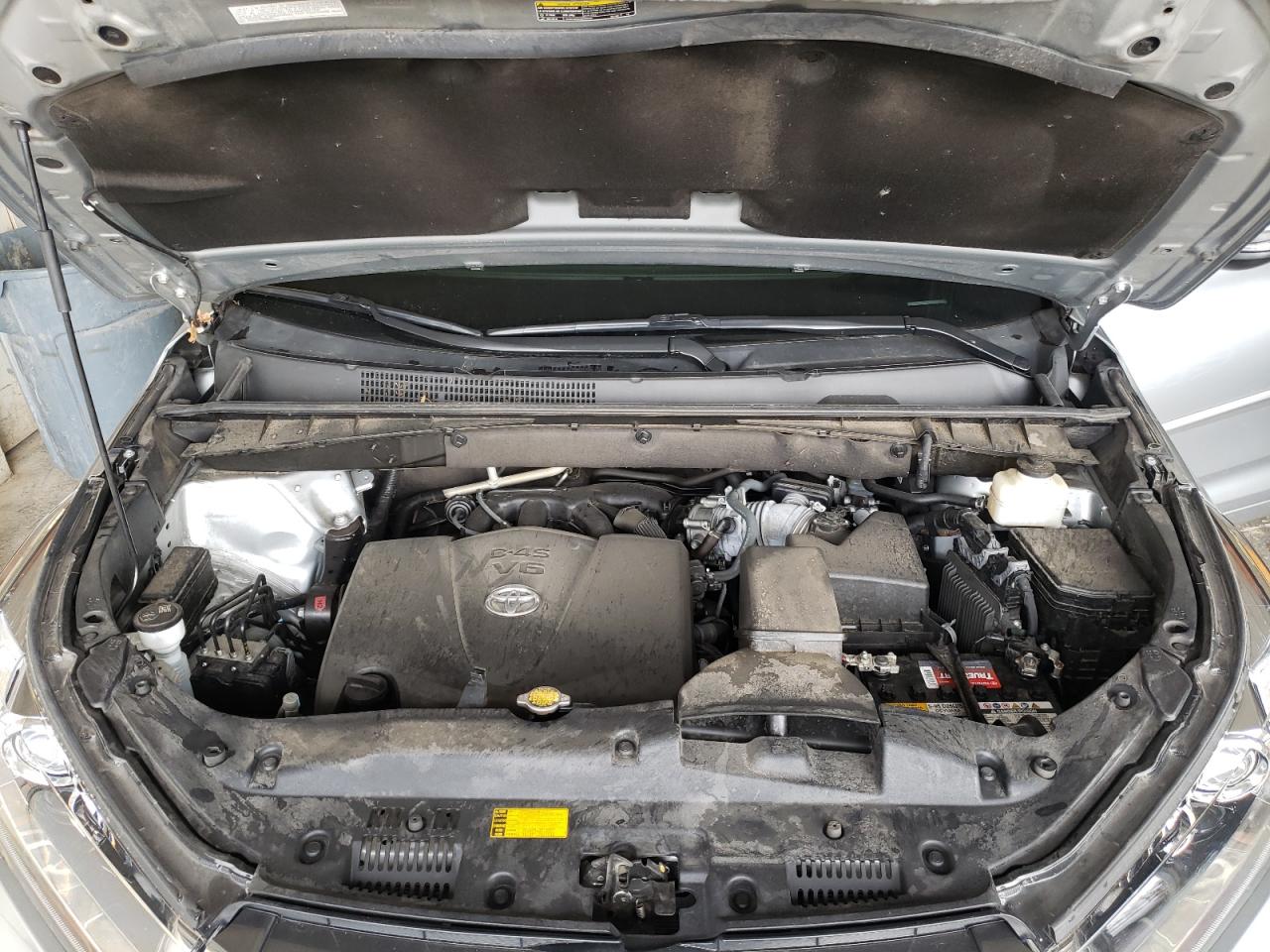 Photo 7 from auction – 2017 TOYOTA HIGHLANDER with VIN 5TDDZRFH1HS399924