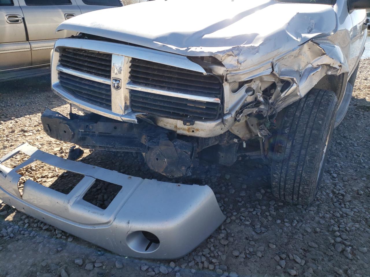 Photo 9 from auction – 2005 DODGE DURANGO SL with VIN 1D4HB48D15F523000