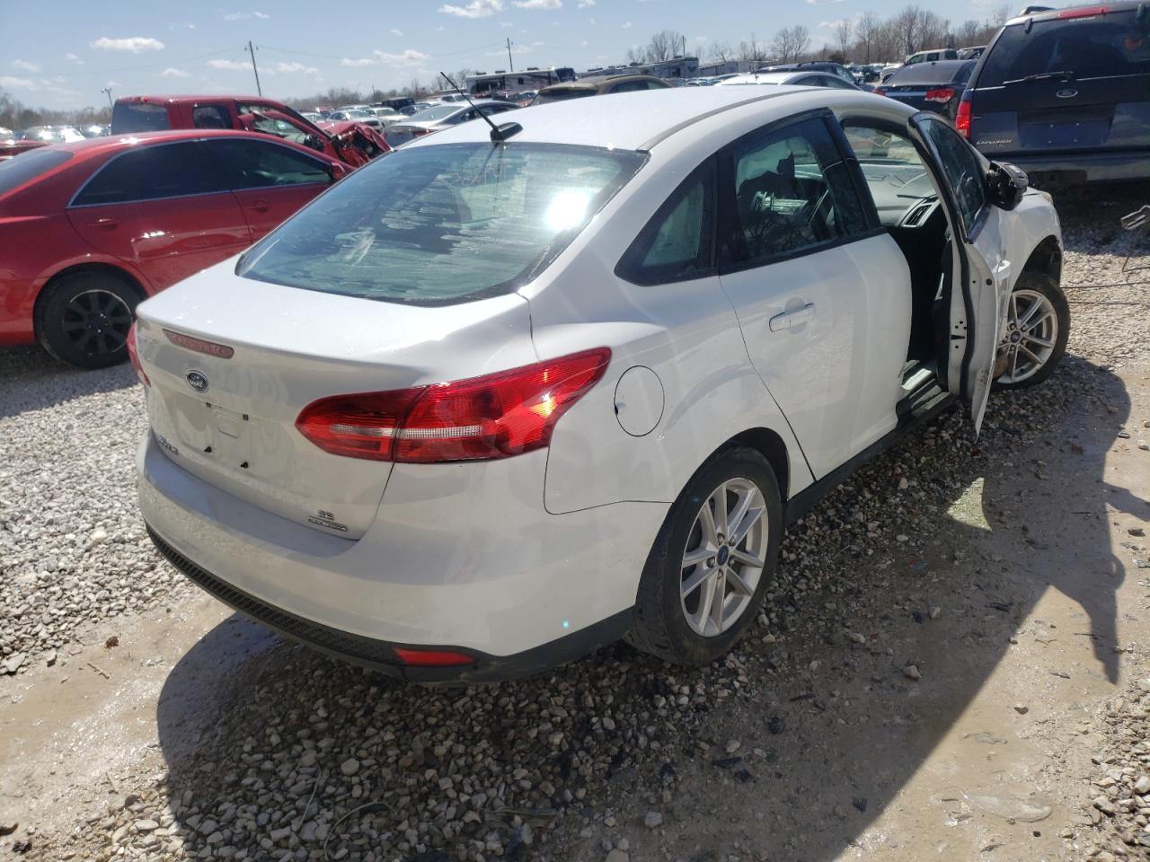 Photo 4 from auction – 2015 FORD FOCUS SE with VIN 1FADP3F27FL376022
