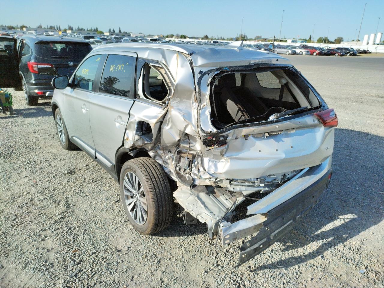 Photo 3 from auction – 2020 MITSUBISHI OUTLANDER with VIN JA4AZ3A36LZ035561