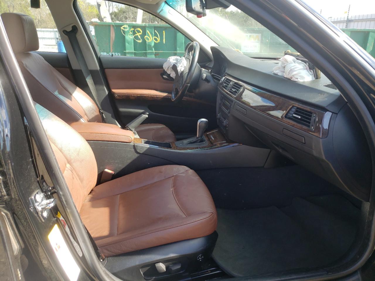 Photo 5 from auction – 2006 BMW 325 I AUTO with VIN WBAVB17506NK38656