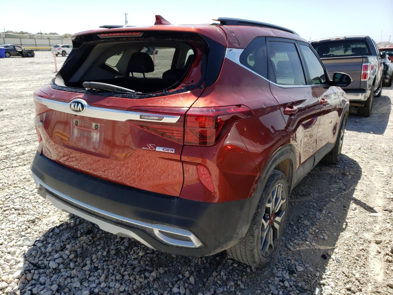 Zdjęcie 4 z aukcji – 2021 KIA SELTOS S z VIN KNDEUCA22M7085271