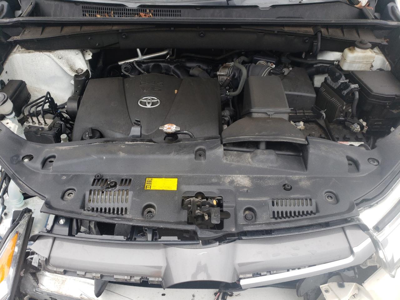 Photo 7 from auction – 2018 TOYOTA HIGHLANDER with VIN 5TDJZRFH8JS525396