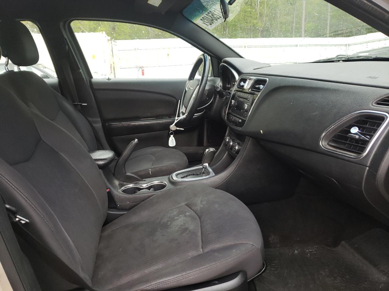 Photo 5 from auction – 2013 CHRYSLER 200 TOURIN with VIN 1C3CCBBB4DN656598
