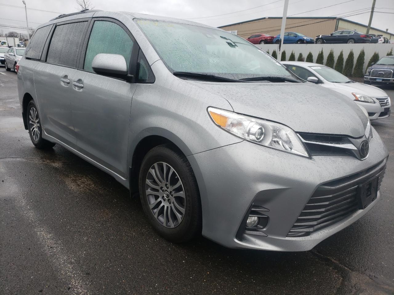 TOYOTA SIENNA XLE 2018 with VIN 5TDYZ3DC6JS948237 - Photo from auction