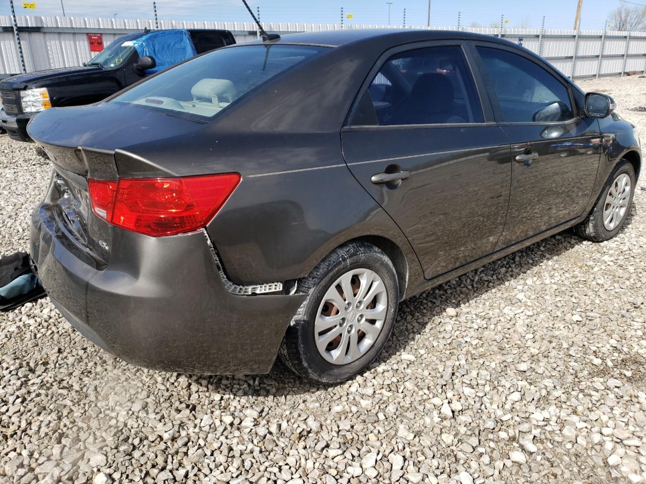 Photo 4 from auction – 2010 KIA FORTE EX with VIN KNAFU4A28A5854371