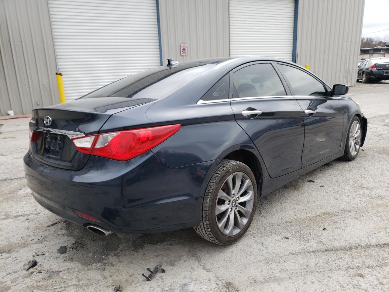 Photo 4 from auction – 2012 HYUNDAI SONATA SE with VIN 5NPEC4AC3CH404365