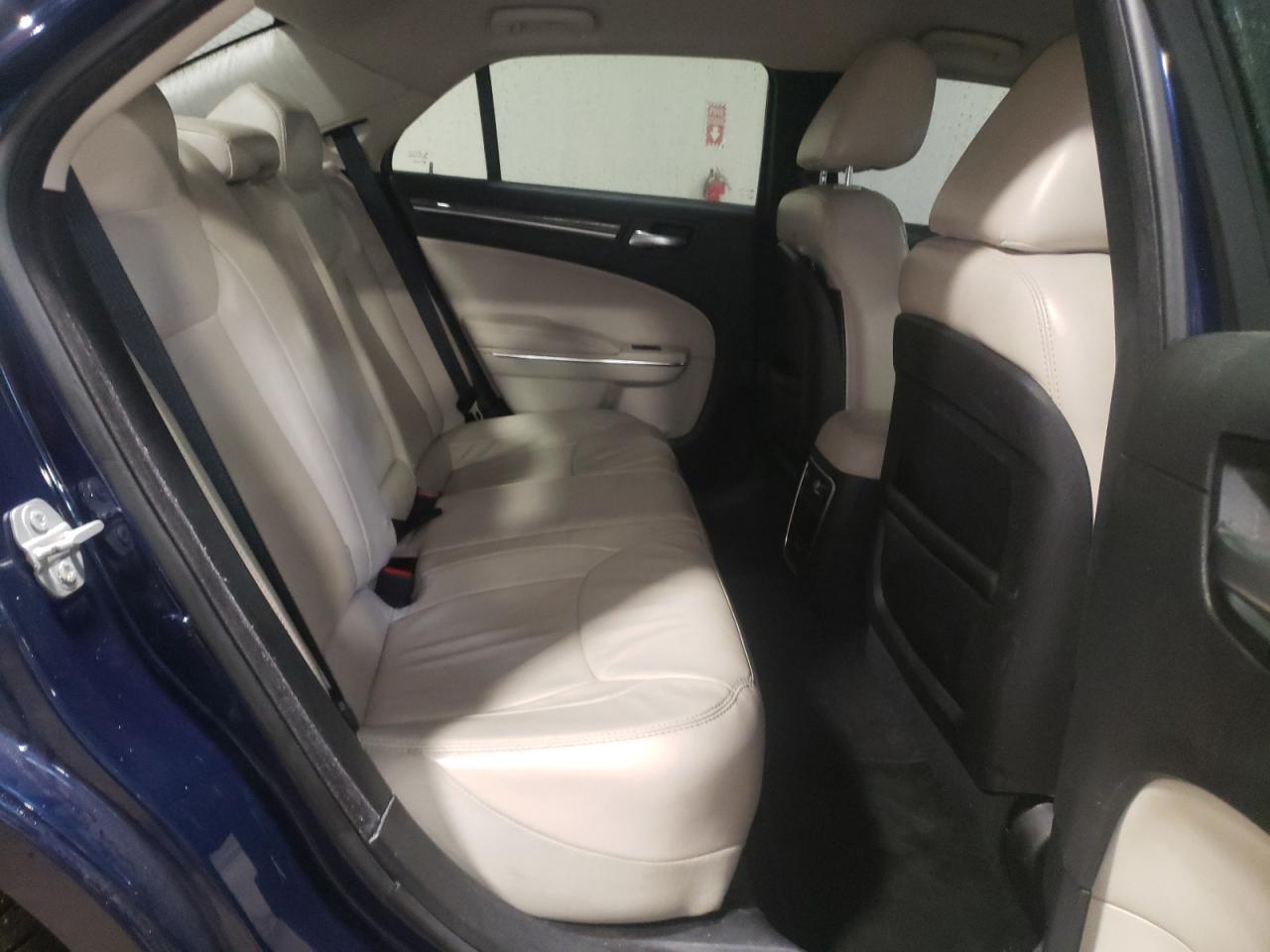 Photo 6 from auction – 2017 CHRYSLER 300 LIMITE with VIN 2C3CCAAG7HH521637
