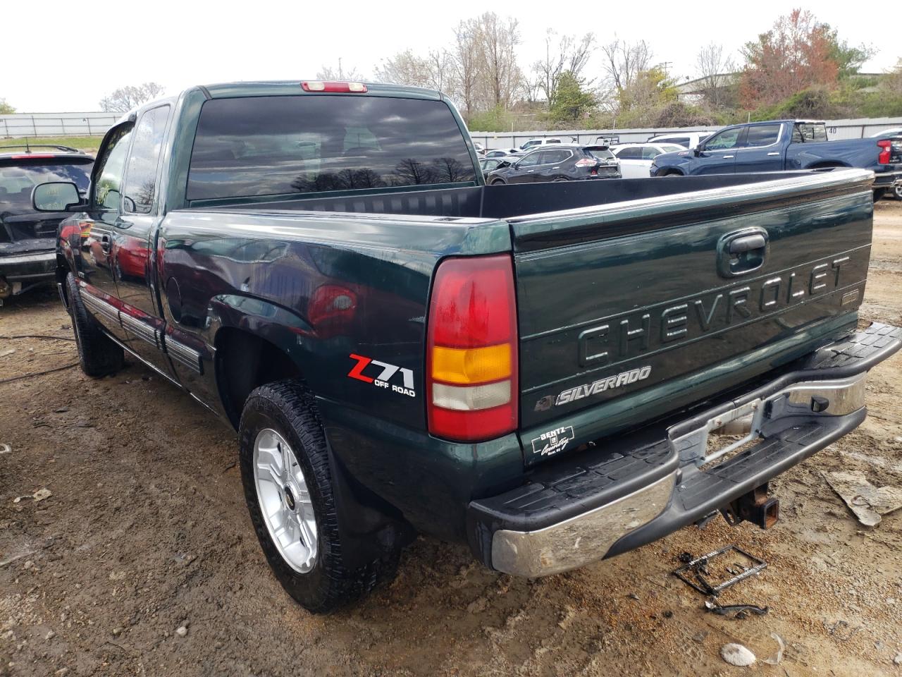 Photo 3 from auction – 2002 CHEVROLET SILVERADO with VIN 1GCEK19T42Z252657