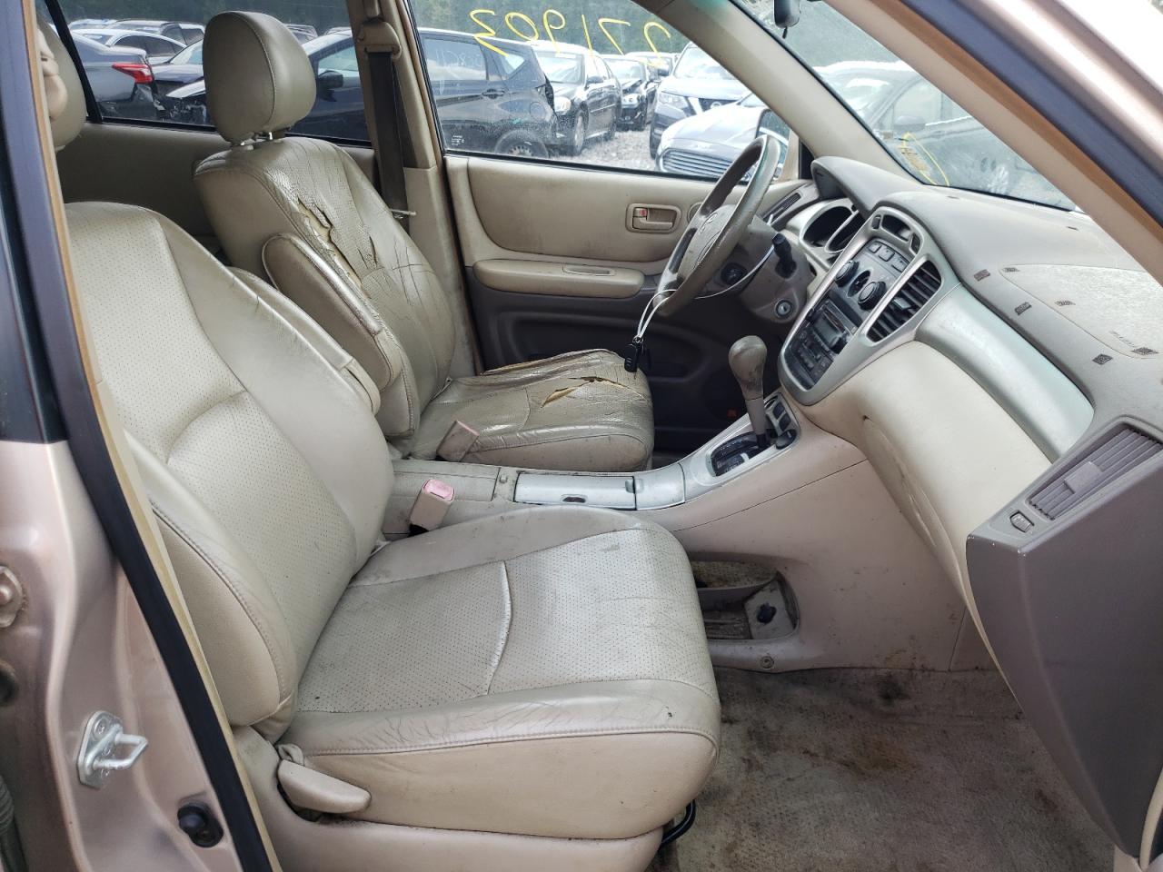 Photo 5 from auction – 2004 TOYOTA HIGHLANDER with VIN JTEGP21A240016442