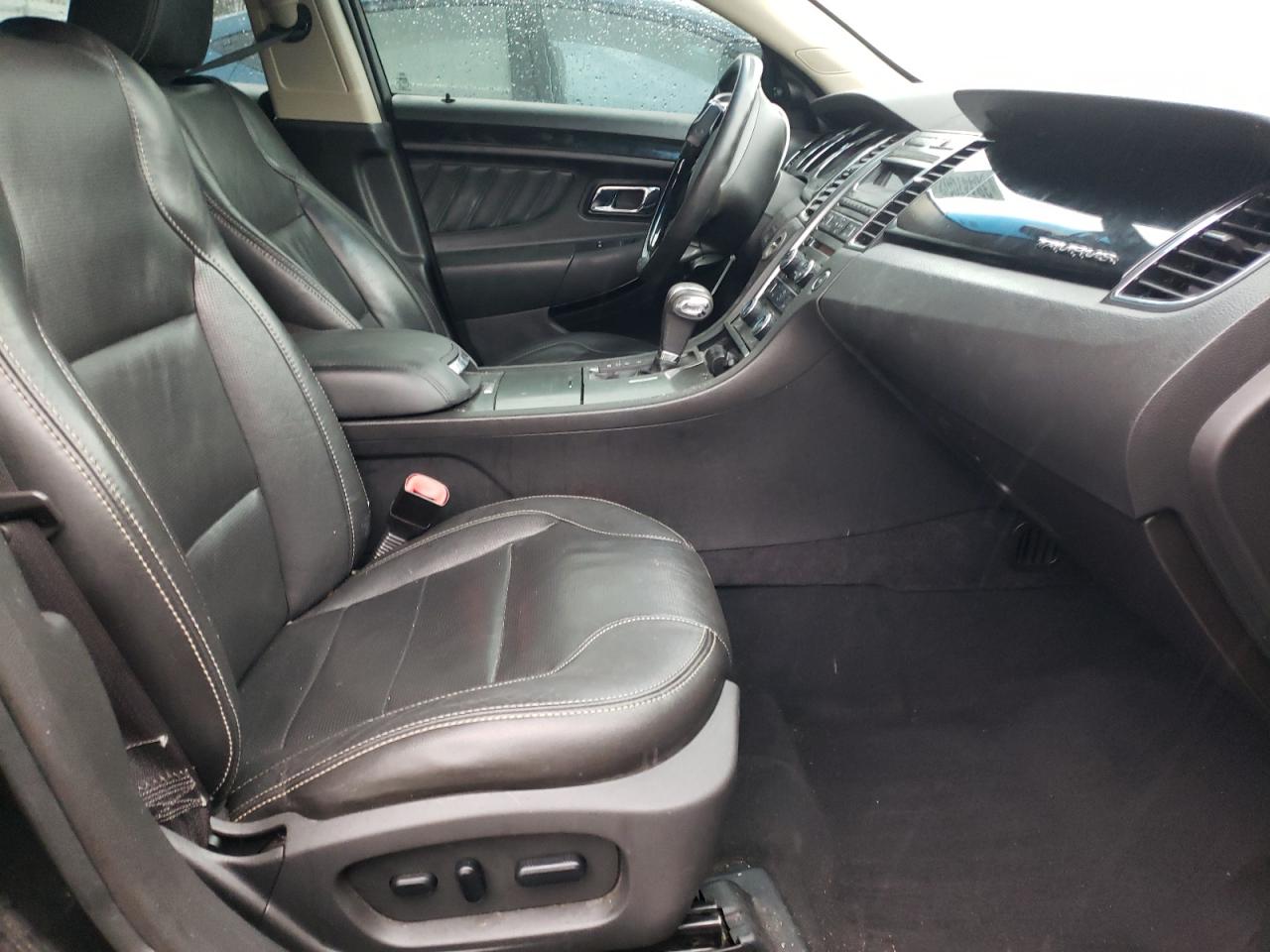 Photo 5 from auction – 2010 FORD TAURUS LIM with VIN 1FAHP2FW0AG134592