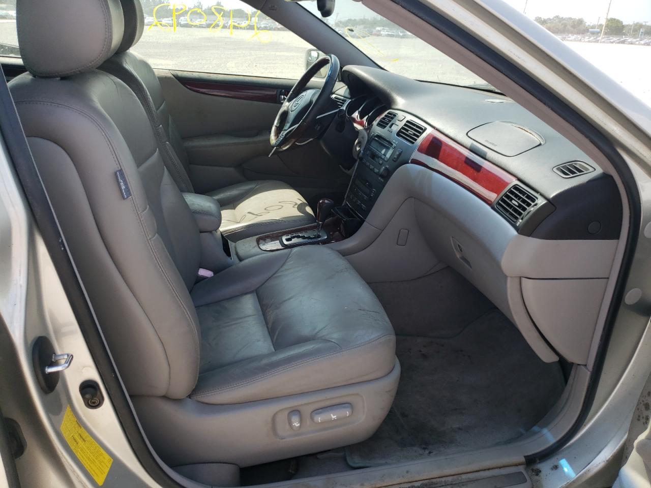 Photo 5 from auction – 2004 LEXUS ES 330 with VIN JTHBA30G045024648