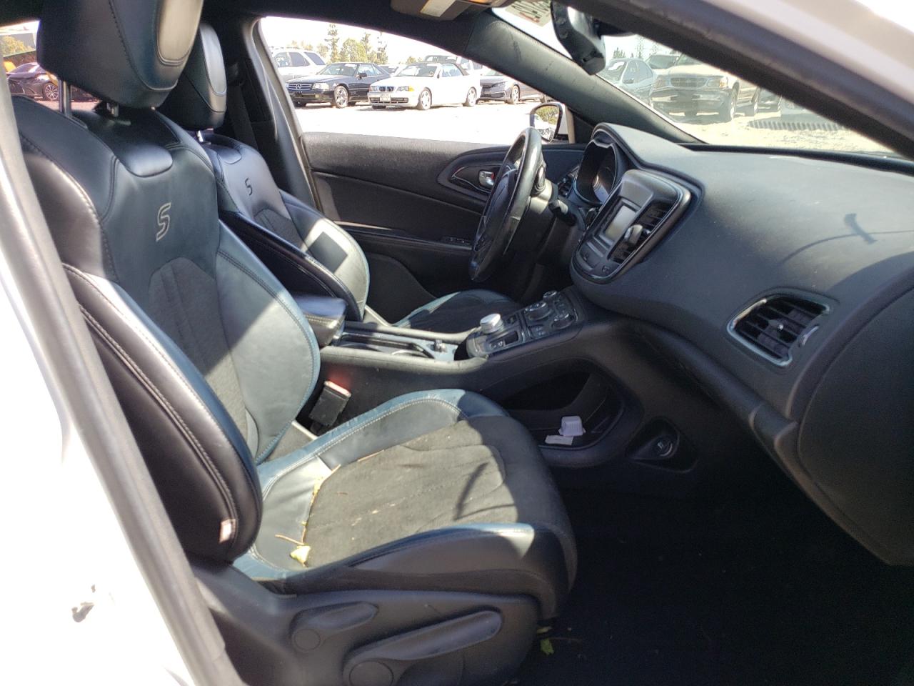 Photo 5 from auction – 2015 CHRYSLER 200 S with VIN 1C3CCCBG8FN627514