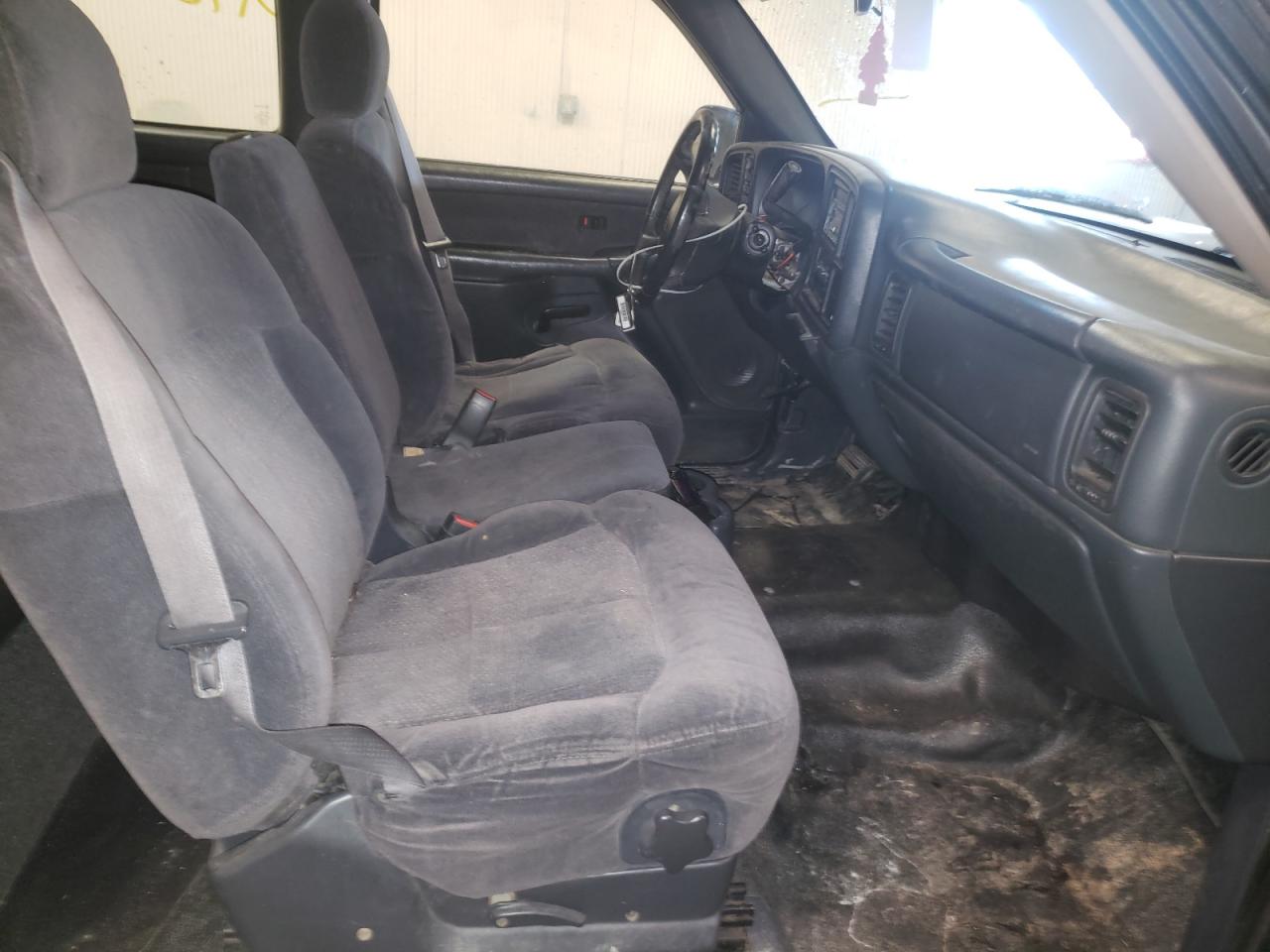 Photo 5 from auction – 2001 CHEVROLET SILVERADO with VIN 1GCEK19T81E143995