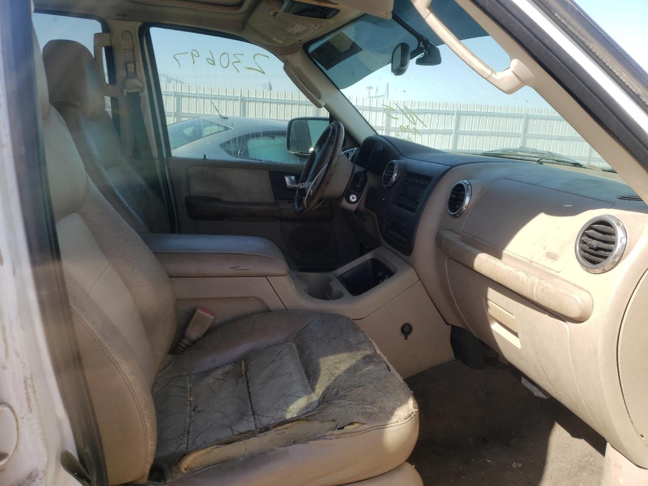 Photo 5 from auction – 2003 FORD EXPEDITION with VIN 1FMFU17L43LB71434