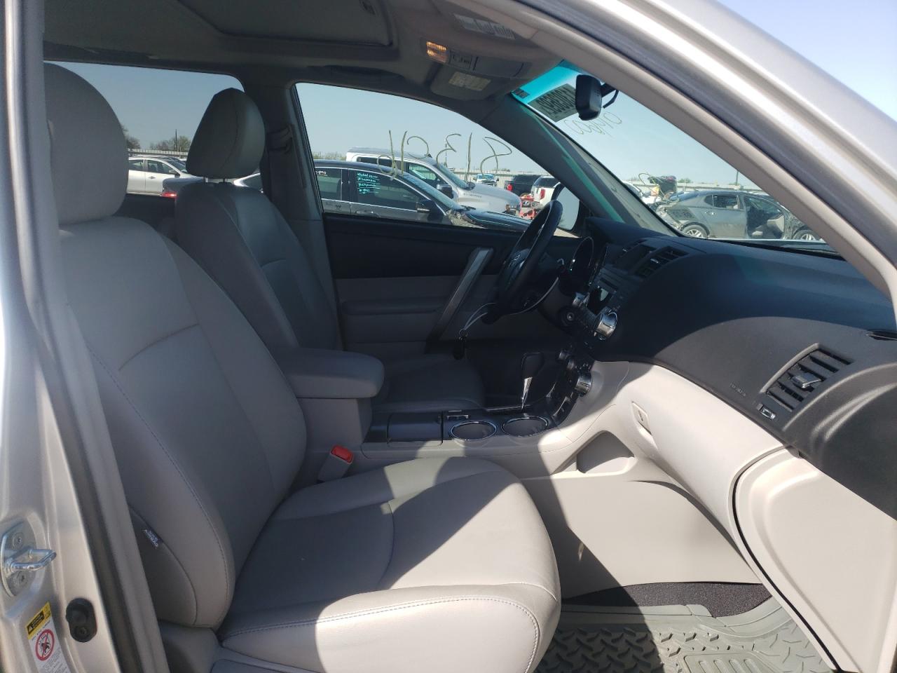 Photo 5 from auction – 2012 TOYOTA HIGHLANDER with VIN 5TDZK3EH3CS074600