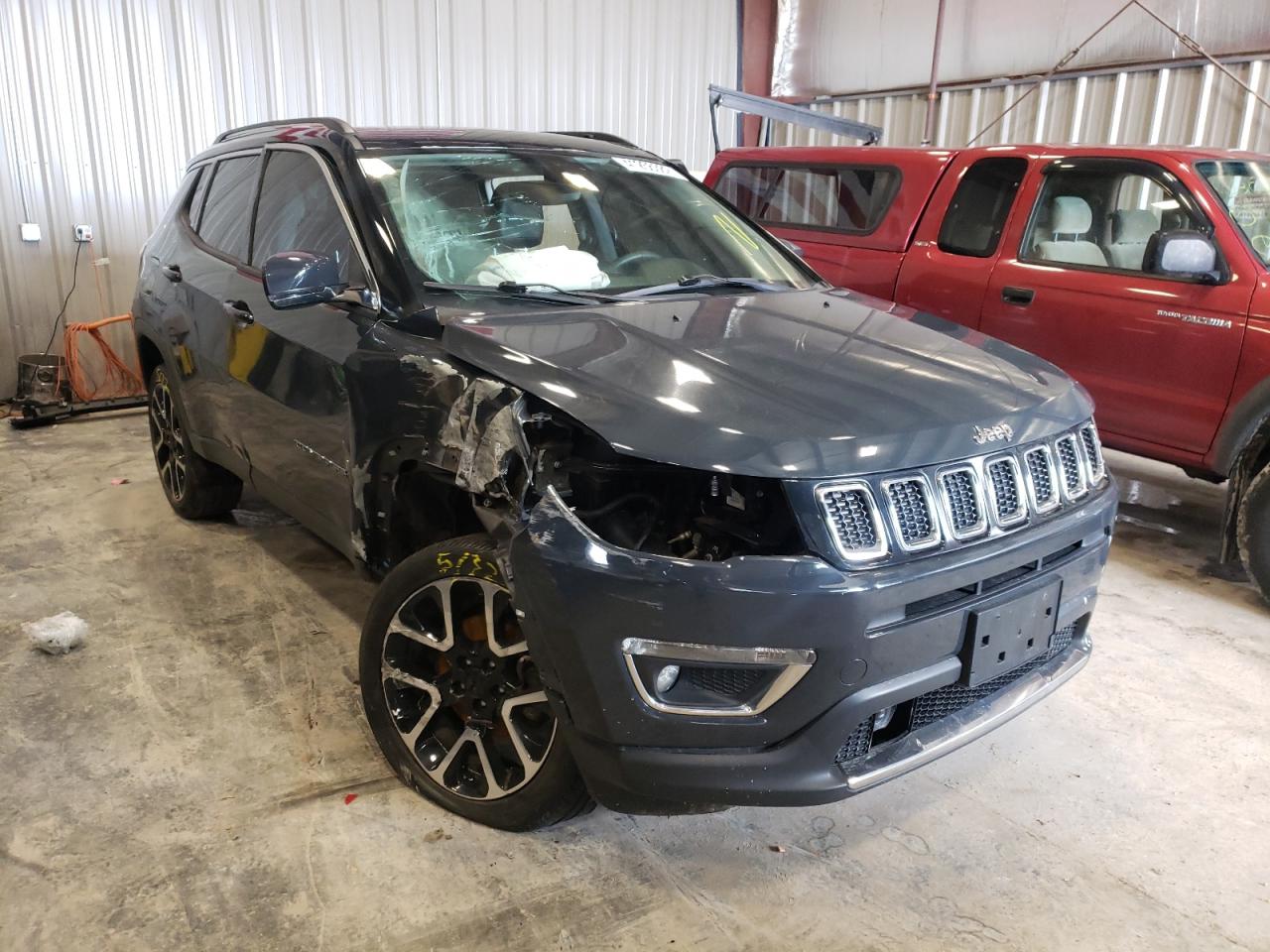 JEEP COMPASS LI 2017 with VIN 3C4NJDCB2HT636067 - Photo from auction