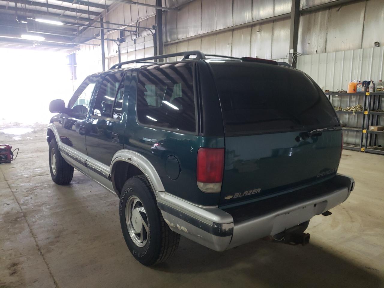 Photo 3 from auction – 1997 CHEVROLET BLAZER with VIN 1GNDT13W0V2118616