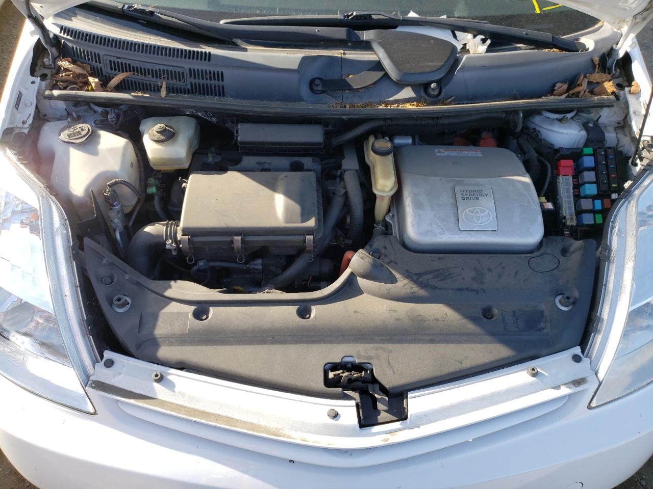 Photo 7 from auction – 2004 TOYOTA PRIUS with VIN JTDKB20U140100826