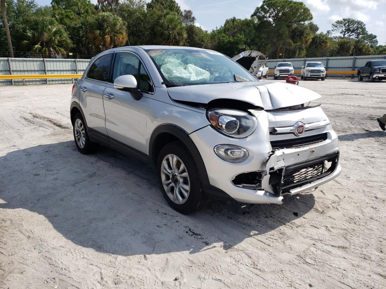 FIAT 500X LOUNG 2016 with VIN ZFBCFYDT1GP378573 - Photo from auction