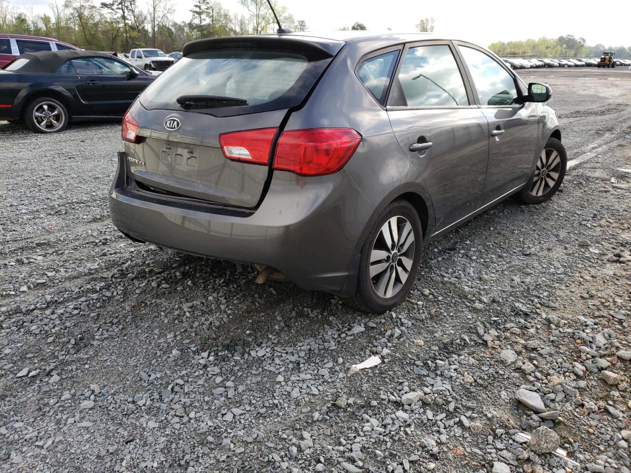 Photo 4 from auction – 2013 KIA FORTE EX with VIN KNAFU5A25D5728415