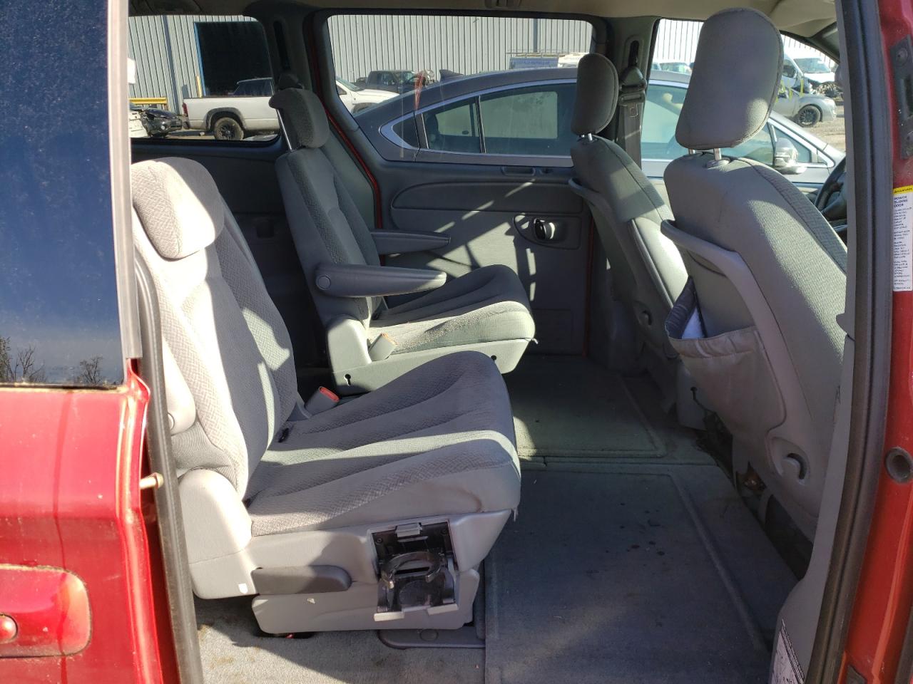 Photo 6 from auction – 2005 DODGE GRAND CARA with VIN 2D4GP44L55R172465