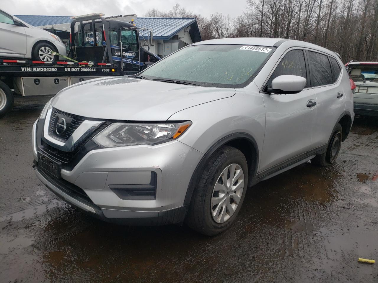 Photo 2 from auction – 2017 NISSAN ROGUE S with VIN KNMAT2MV2HP603175