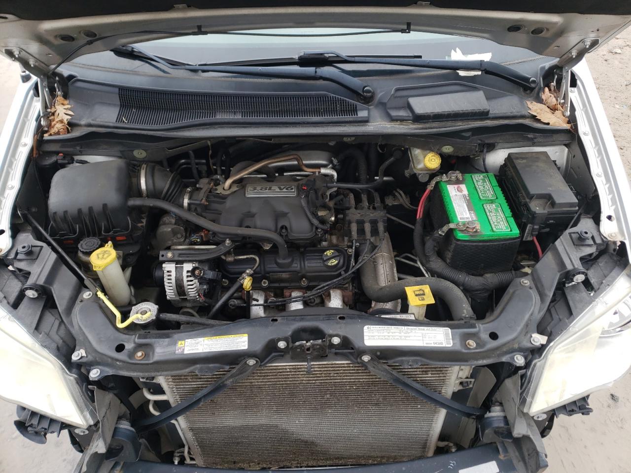 Photo 7 from auction – 2010 CHRYSLER TOWN & COU with VIN 2A4RR2D18AR321961