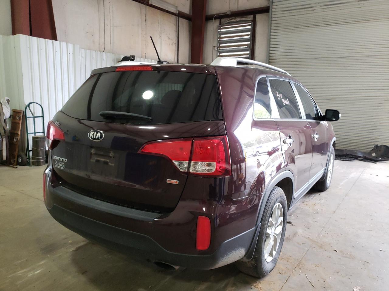 Photo 4 from auction – 2015 KIA SORENTO LX with VIN 5XYKT4A66FG623247