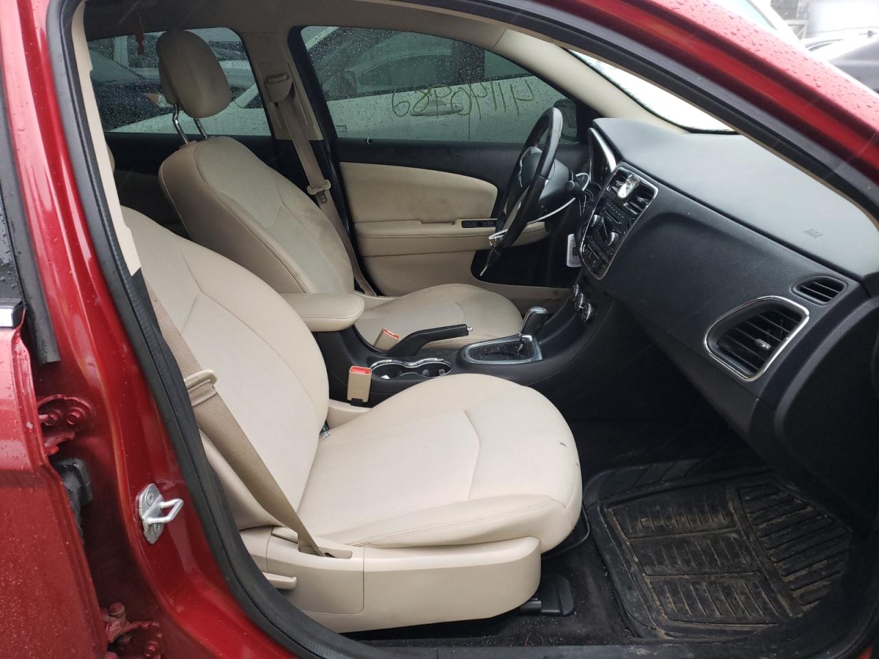 Photo 5 from auction – 2012 CHRYSLER 200 TOURIN with VIN 1C3CCBBG7CN205871