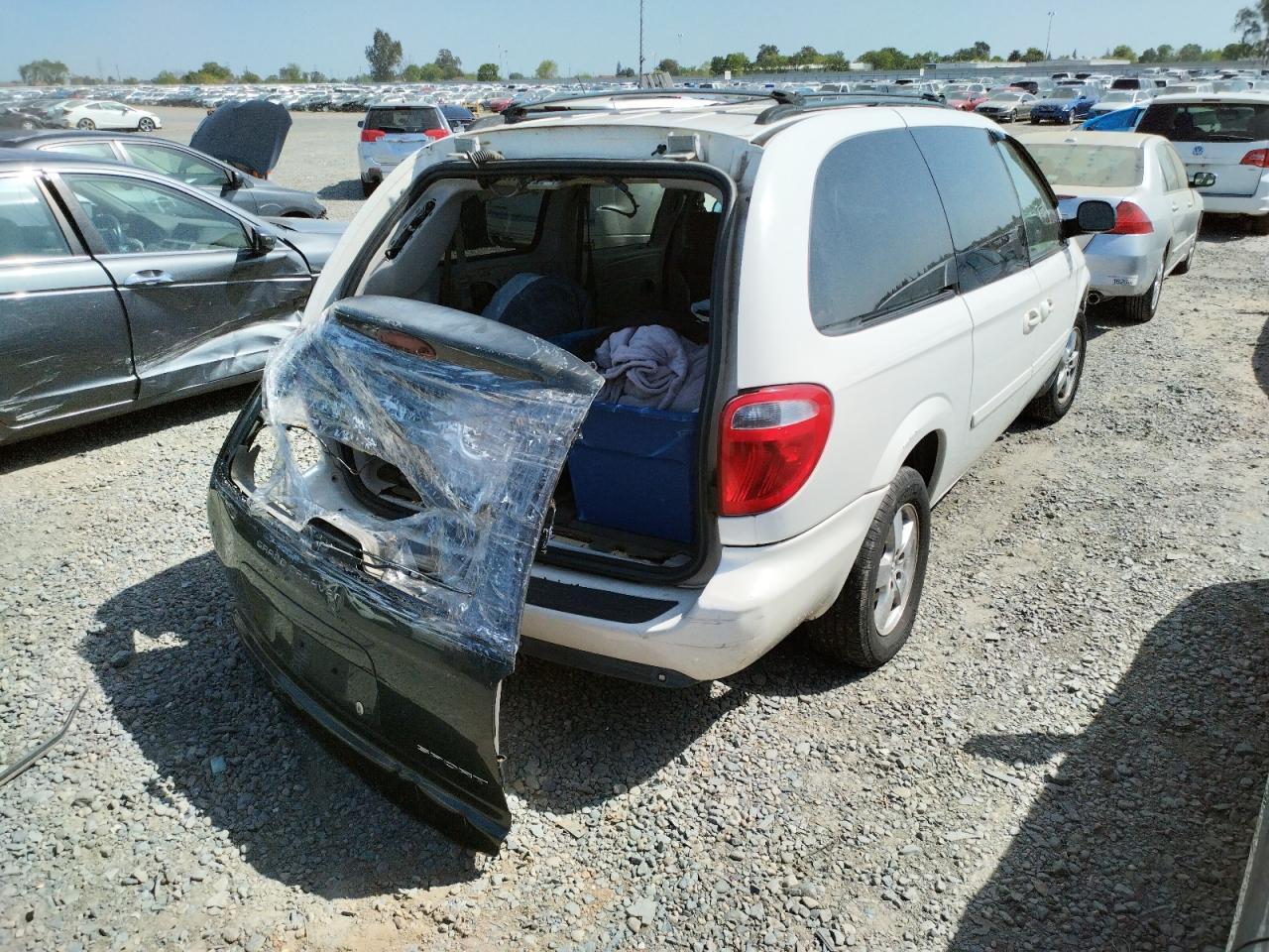 Photo 4 from auction – 2006 DODGE GRAND CARA with VIN 2D8GP44L36R879306
