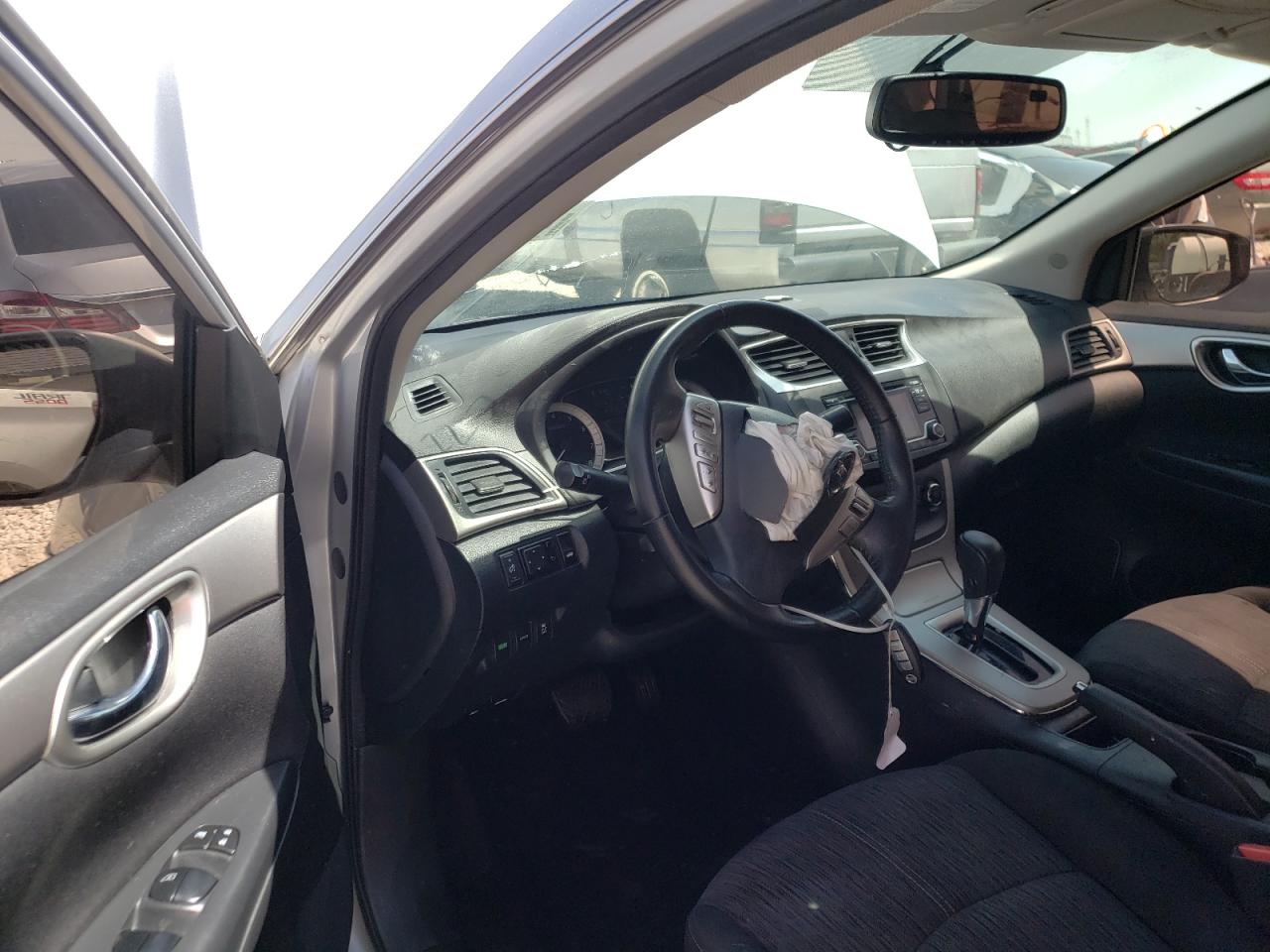 Photo 9 from auction – 2015 NISSAN SENTRA S with VIN 3N1AB7AP4FL684181