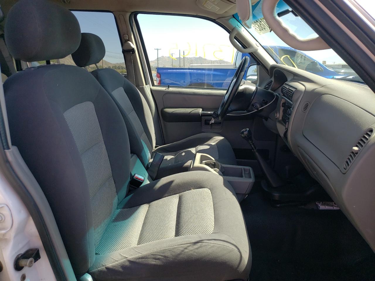 Photo 5 from auction – 2003 FORD EXPLORER S with VIN 1FMZU67E53UB49447