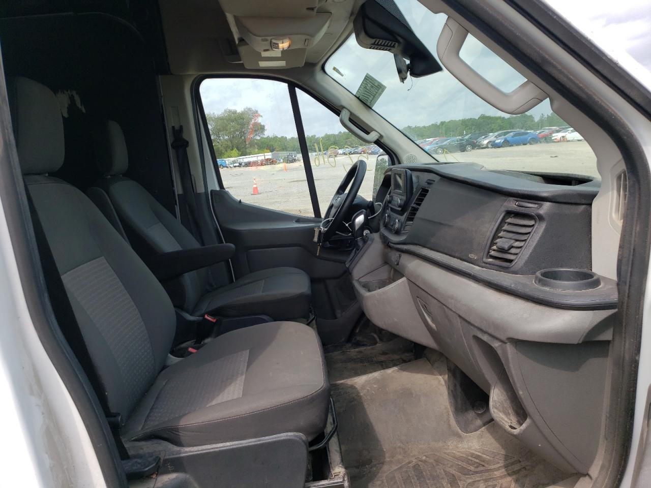 Foto 5 de la subasta – 2020 FORD TRANSIT T- con VIN 1FTBR2C81LKA34744