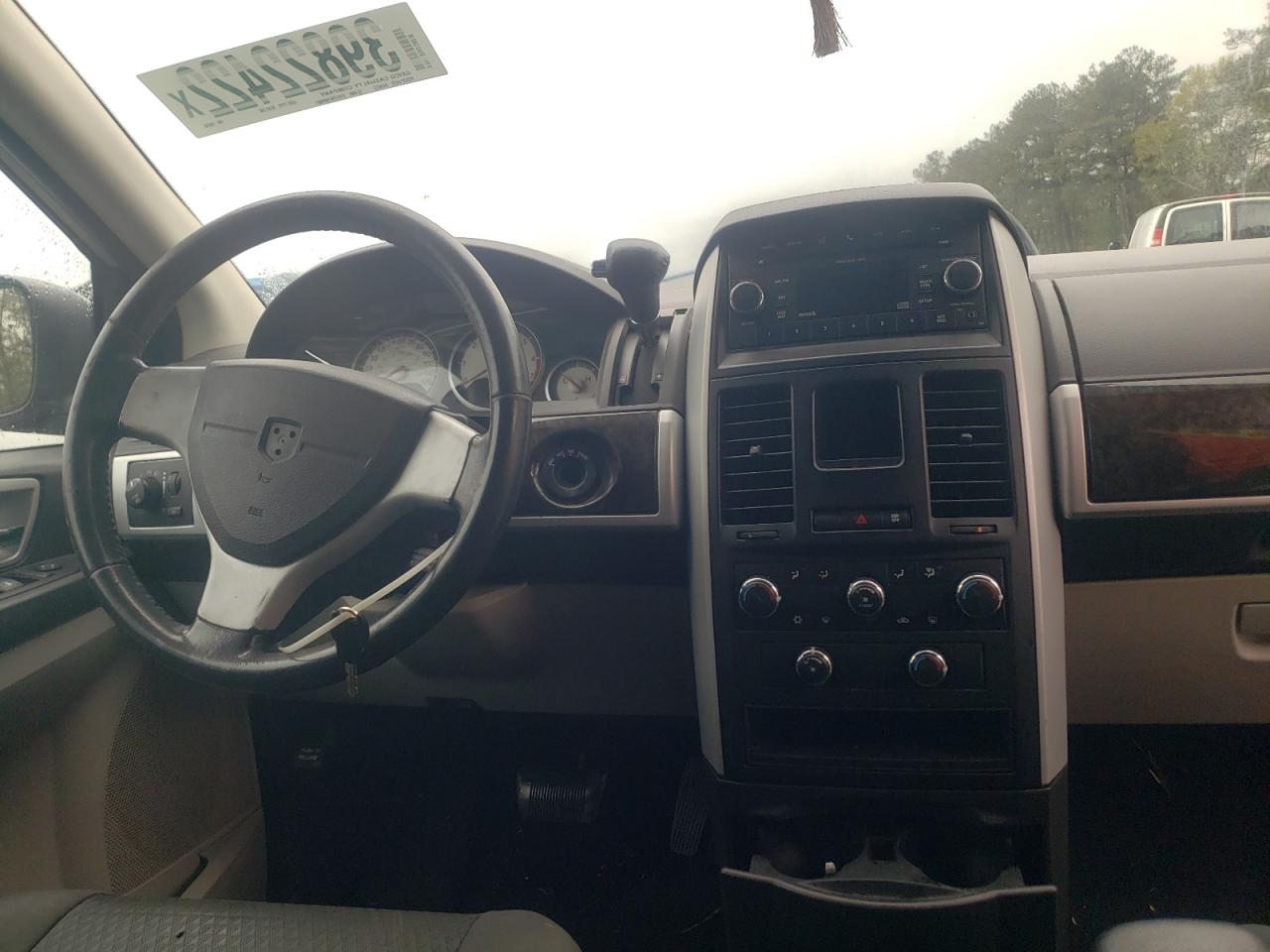 Photo 9 from auction – 2010 DODGE GRAND CARA with VIN 2D4RN5D16AR196898