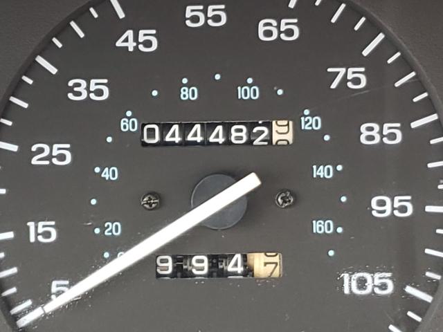 Photo 8 from auction – 1994 FORD ASPIRE with VIN KNJLT05H4R6115209