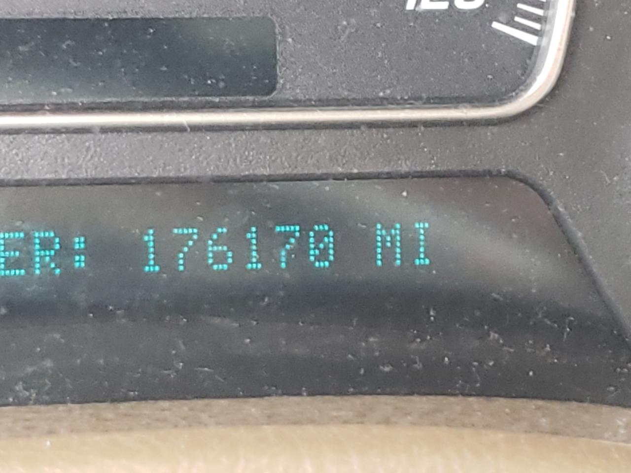 Photo 8 from auction – 2002 GMC ENVOY XL with VIN 1GKET16S626134401